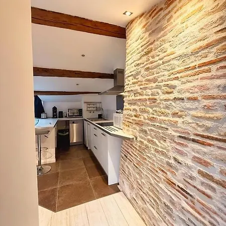 Coeur Rochelais, Atypique, Centre, 5 Min Du Port Apartment *
