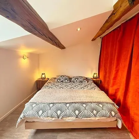 Coeur Rochelais, Atypique, Centre, 5 Min Du Port Apartment *