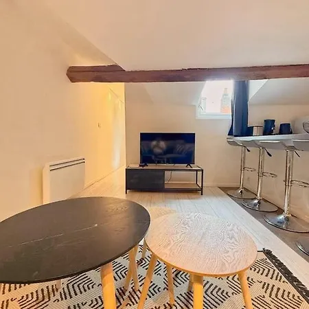 Apartmán Coeur Rochelais, Atypique, Centre, 5 Min Du Port