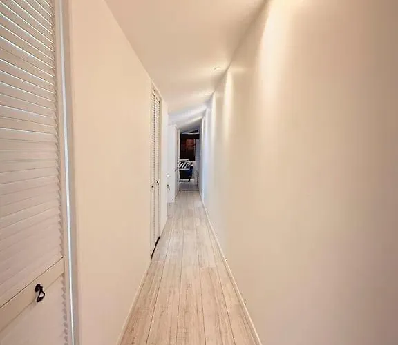 Coeur Rochelais, Atypique, Centre, 5 Min Du Port Apartment